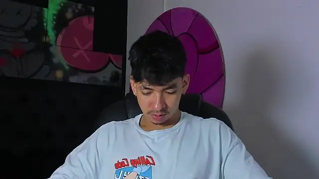 ISAAC CRYSTON online show from November 2025 07:50:02 PM