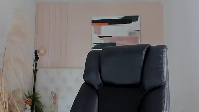 ISAAC CRYSTON online show from October 2025 07:34:02 PM