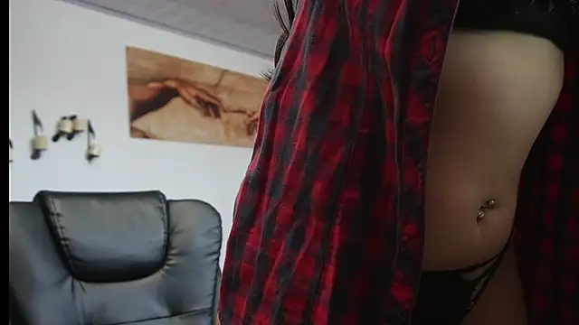 Snapshot of AliciaNess7 chatting on September 2025 08:19:02 PM AliciaNess7 online show from September 2025 08:19:02 PM