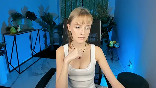 KiraMontoya online show from November 2025 05:39:02 PM