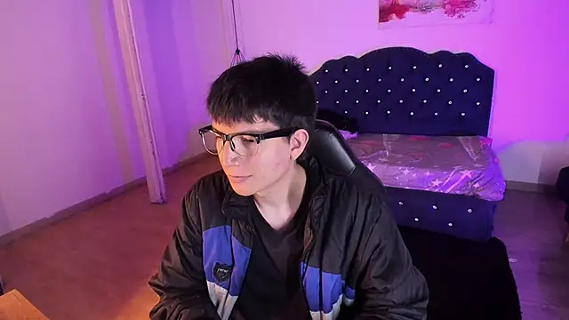 Golden-Boyy online show from September 2025 03:22:01 AM