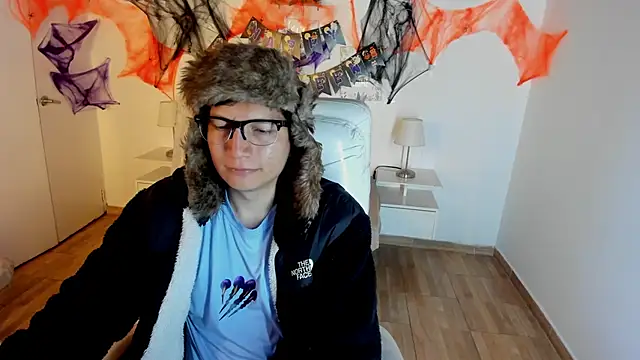 Golden-Boyy online show from October 2025 03:52:01 AM