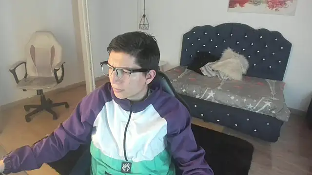 Golden-Boyy online show from September 2025 03:02:02 AM