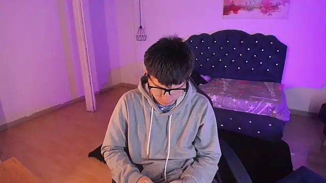 Golden-Boyy online show from September 2025 03:22:02 AM