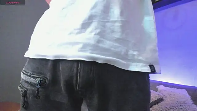 Golden-Boyy online show from February 2025 06:09:02 PM