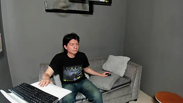 Golden-Boyy online show from March 2025 12:25:01 PM