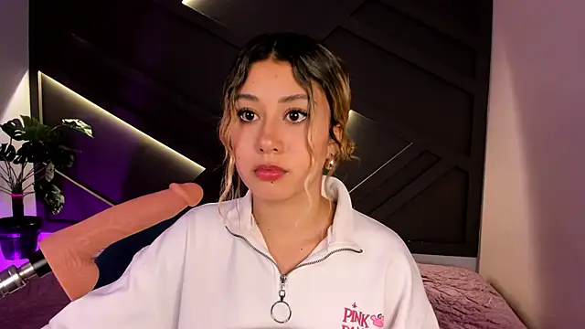 cloe palmer online show from February 2025 08:41:02 PM