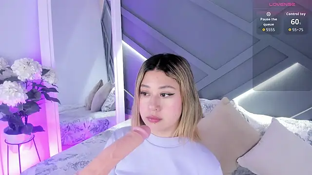 cloe palmer online show from December 2025 09:03:01 AM