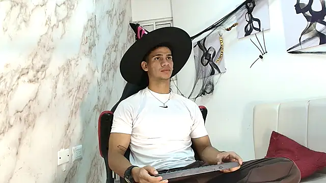 ANDRES STUD online show from October 2025 04:47:02 AM