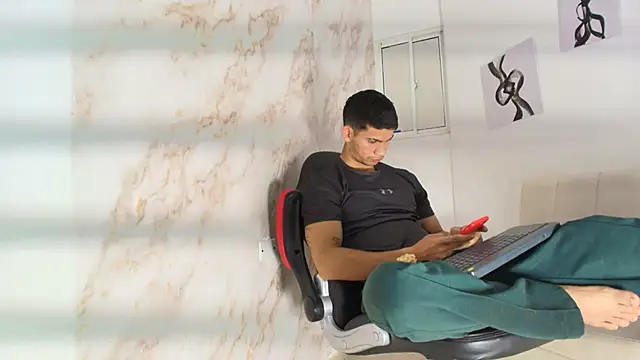 Snapshot of ANDRES_STUD chatting on November 2025 04:12:02 AM ANDRES STUD online show from November 2025 04:12:02 AM