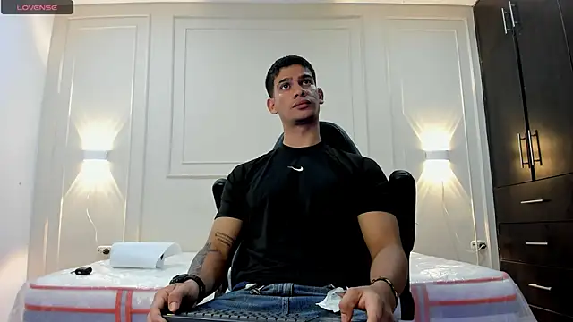ANDRES STUD online show from May 2026 04:15:01 AM