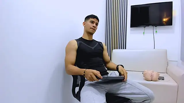 ANDRES STUD online show from February 2026 05:15:01 AM