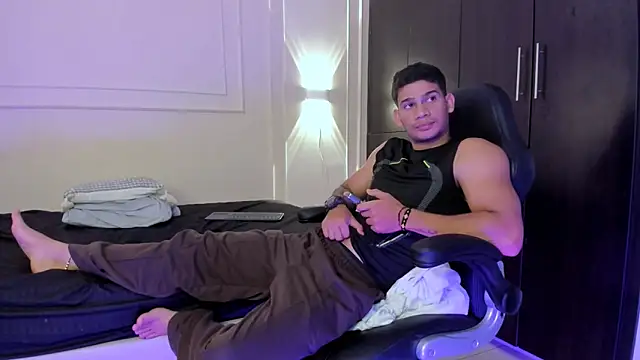 ANDRES STUD online show from June 2026 04:17:02 AM