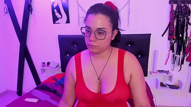 Julieta Carden  online show from March 2026 07:31:01 PM