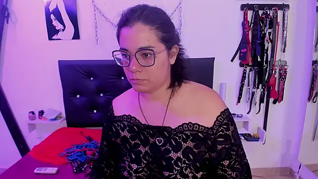 Julieta Carden  online show from March 2026 07:29:01 PM