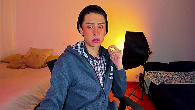 Snapshot of steve__gray chatting on March 2025 06:48:01 PM steve gray online show from March 2025 06:48:01 PM