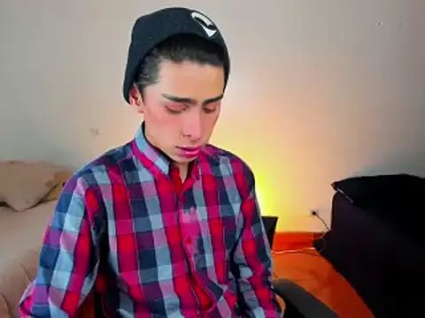 Snapshot of steve__gray chatting on February 2025 02:10:02 PM steve gray online show from February 2025 02:10:02 PM