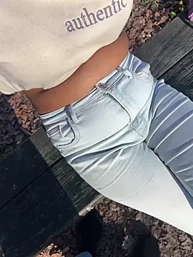 Snapshot of shakybabyx chatting on March 2025 03:18:02 PM shakybabyx online show from March 2025 03:18:02 PM