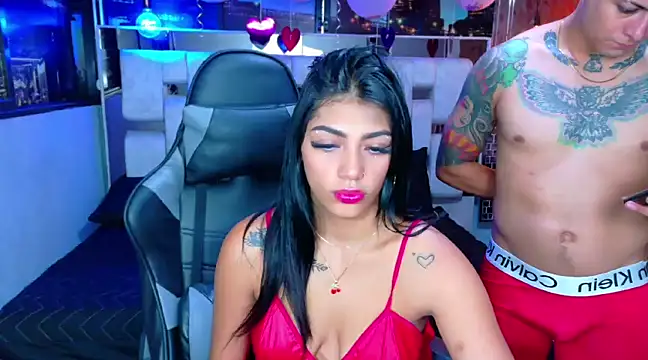 Snapshot of Natha_and_Sophia chatting on February 2025 11:25:01 AM Natha and Sophia online show from February 2025 11:25:01 AM