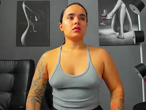 karlyjons12 online show from September 2025 05:34:01 PM