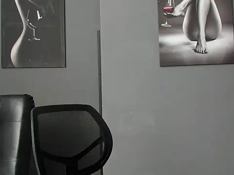 karlyjons12 online show from February 2026 03:41:01 PM