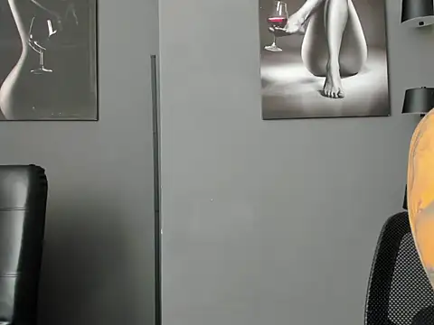 karlyjons12 online show from January 2026 03:37:01 PM