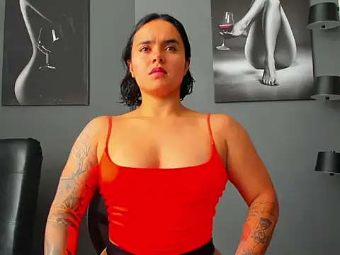 karlyjons12 online show from February 2026 03:58:02 PM