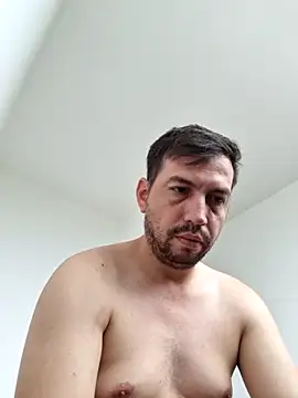 Snapshot of reyarturs13 chatting on February 2025 01:00:01 PM reyarturs13 online show from February 2025 01:00:01 PM