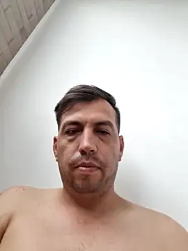 Snapshot of reyarturs13 chatting on March 2025 06:11:02 PM reyarturs13 online show from March 2025 06:11:02 PM