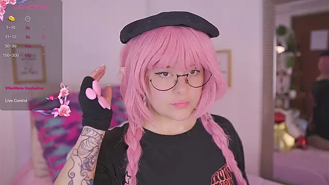 Snapshot of Neekito_ chatting on November 2025 12:21:02 AM Neekito online show from November 2025 12:21:02 AM