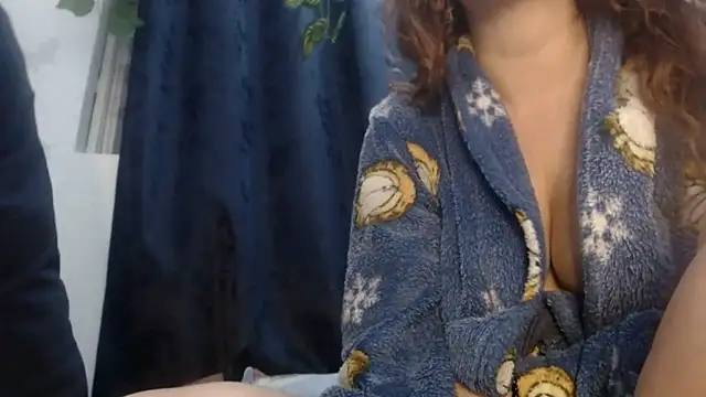 jeans and emma online show from March 2025 12:17:01 PM