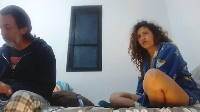 jeans and emma online show from September 2025 11:50:01 AM