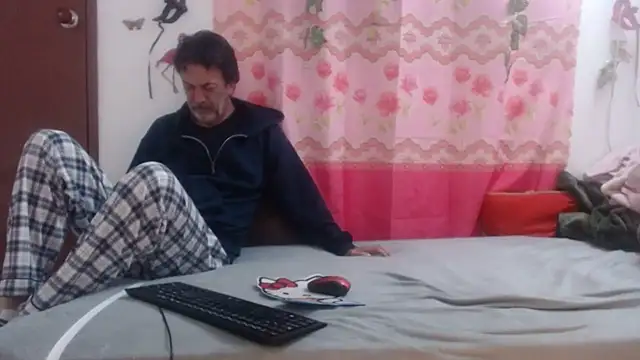 jeans and emma online show from March 2025 08:32:01 AM