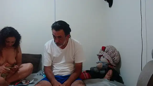 jeans and emma online show from April 2026 01:23:02 AM