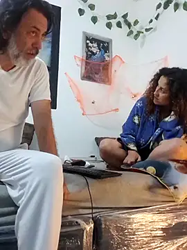 Snapshot of jeans_and_emma chatting on October 2025 12:33:02 AM jeans and emma online show from October 2025 12:33:02 AM