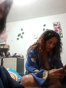 Snapshot of jeans_and_emma chatting on December 2025 05:20:02 AM jeans and emma online show from December 2025 05:20:02 AM