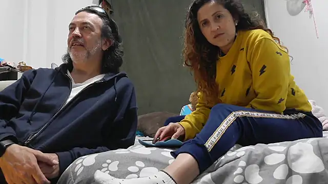 Snapshot of jeans_and_emma chatting on January 2026 02:26:01 AM jeans and emma online show from January 2026 02:26:01 AM