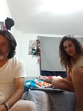 Snapshot of jeans_and_emma chatting on December 2025 05:54:02 AM jeans and emma online show from December 2025 05:54:02 AM