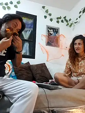 jeans and emma online show from October 2025 12:32:02 AM