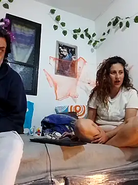 Snapshot of jeans_and_emma chatting on October 2025 01:48:02 AM jeans and emma online show from October 2025 01:48:02 AM