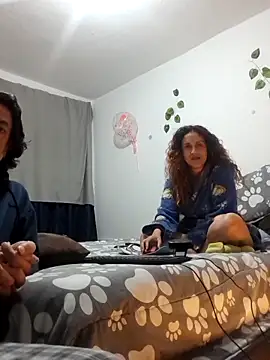 Snapshot of jeans_and_emma chatting on November 2025 10:59:01 AM jeans and emma online show from November 2025 10:59:01 AM