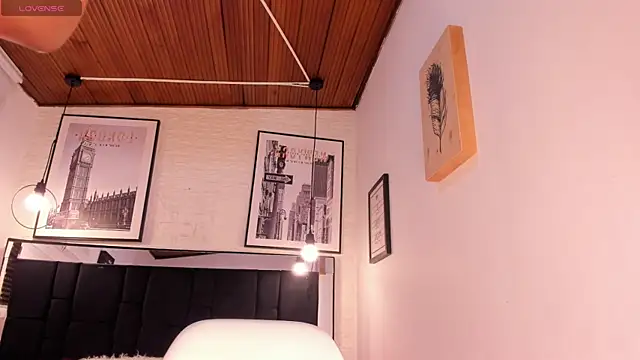 tylla  online show from November 2025 03:39:02 AM