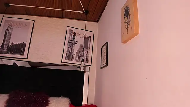 tylla  online show from December 2025 03:49:02 AM