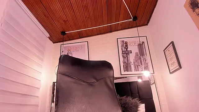 tylla  online show from September 2025 03:23:01 AM