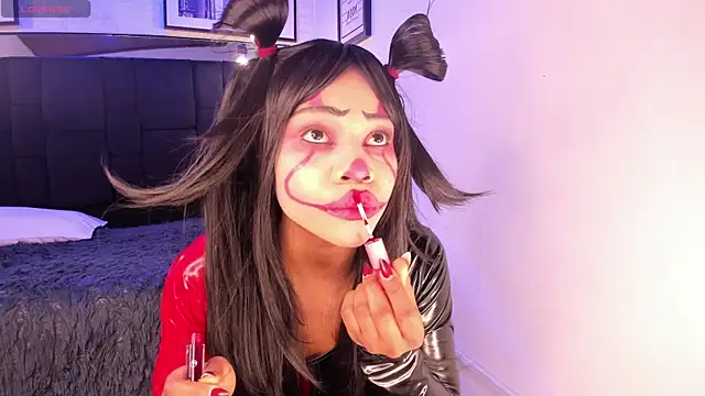 tylla  online show from October 2025 03:16:01 AM