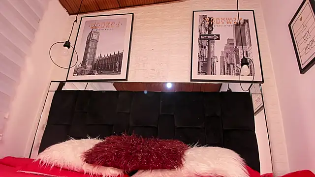 tylla  online show from December 2025 03:51:02 AM