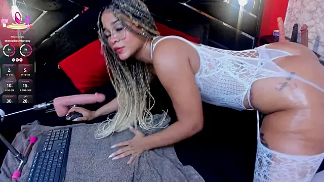 IVISBOUNCYASS online show from December 2025 12:48:02 PM