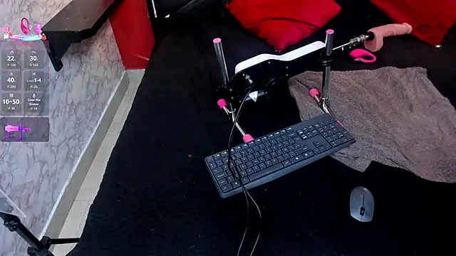 IVISBOUNCYASS online show from November 2025 12:48:02 PM