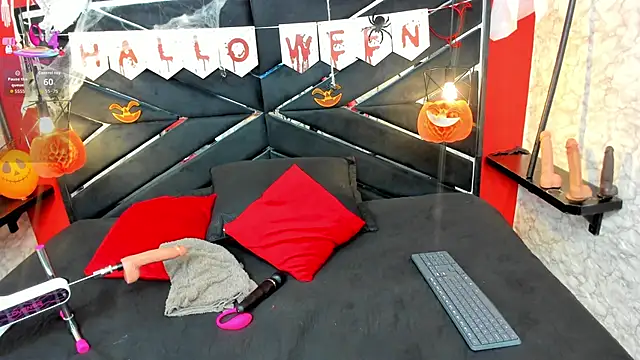 IVISBOUNCYASS online show from October 2025 12:46:01 PM