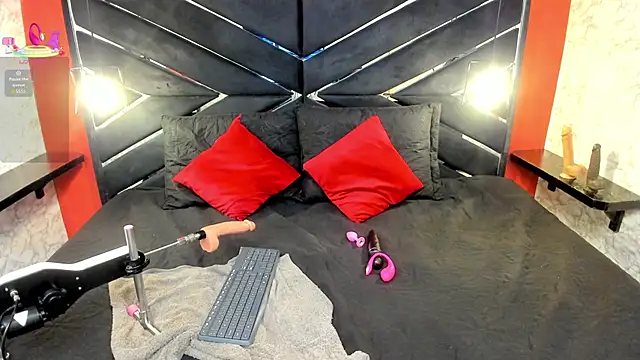 IVISBOUNCYASS online show from January 2026 01:36:01 PM